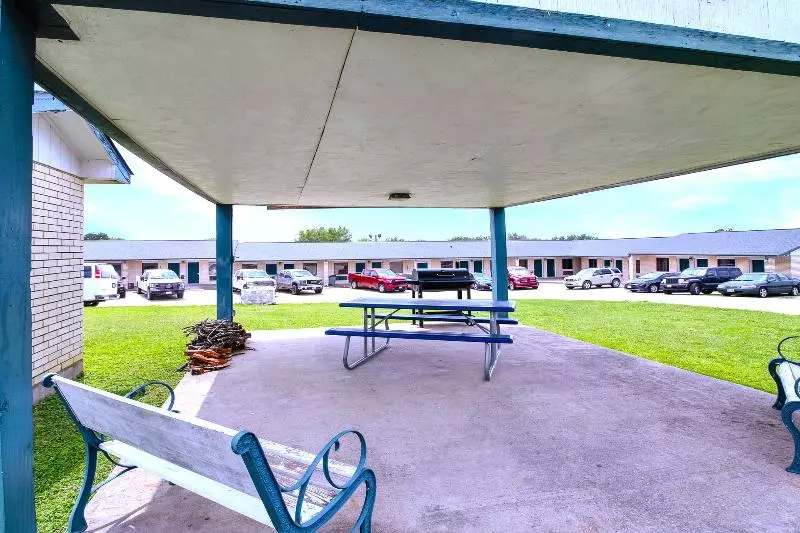 Oyo Hotel Three Rivers Tx Us 281