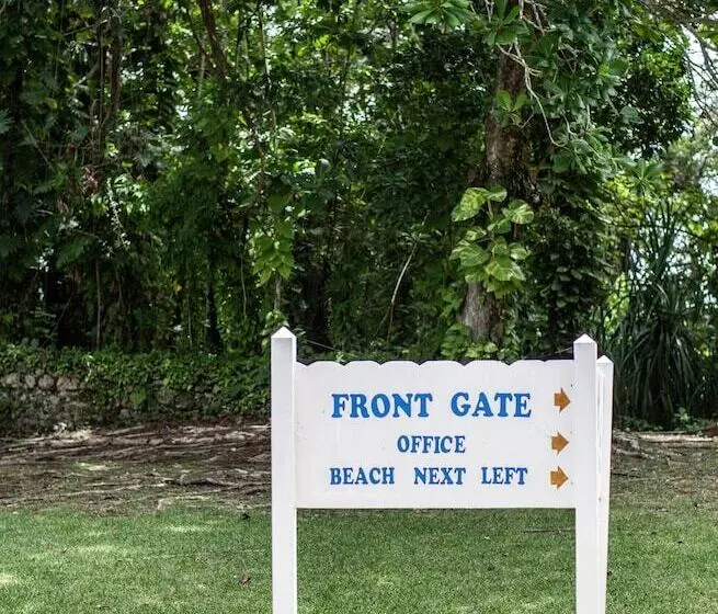 ホテル Frenchman's Cove Resort