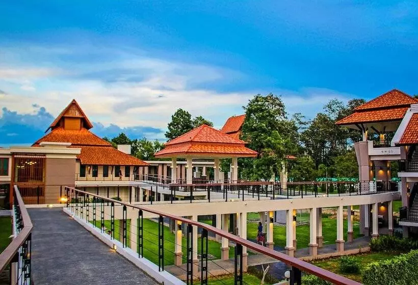 בית מלון כפרי Green Lake Resort   Sha Extra Plus Certified