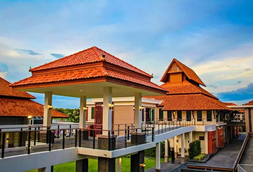 בית מלון כפרי Green Lake Resort   Sha Extra Plus Certified