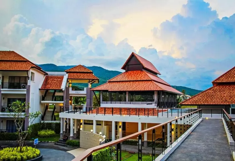 בית מלון כפרי Green Lake Resort   Sha Extra Plus Certified