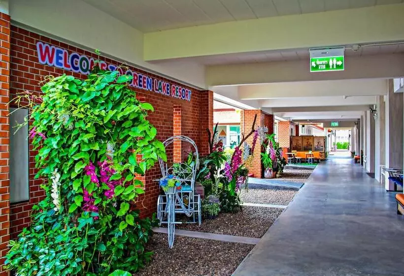 בית מלון כפרי Green Lake Resort   Sha Extra Plus Certified