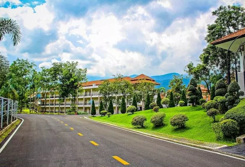 בית מלון כפרי Green Lake Resort   Sha Extra Plus Certified