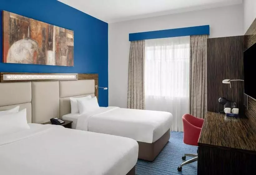 هتل Holiday Inn Express Dubai Safa Park, An Ihg