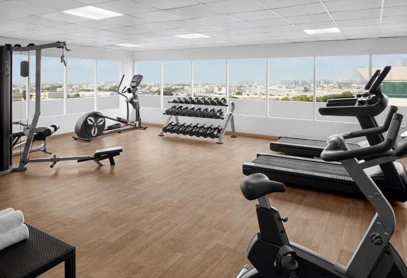 Отель Holiday Inn Express Dubai Safa Park, An Ihg