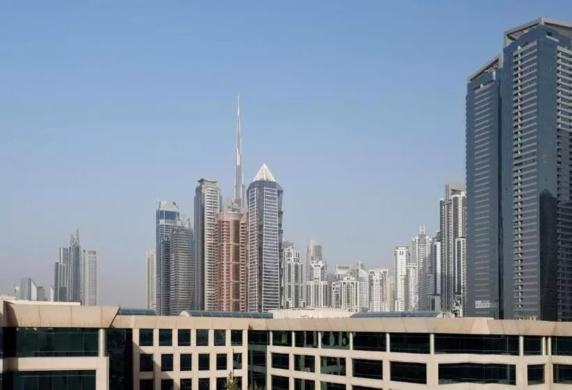 هتل Holiday Inn Express Dubai Safa Park, An Ihg