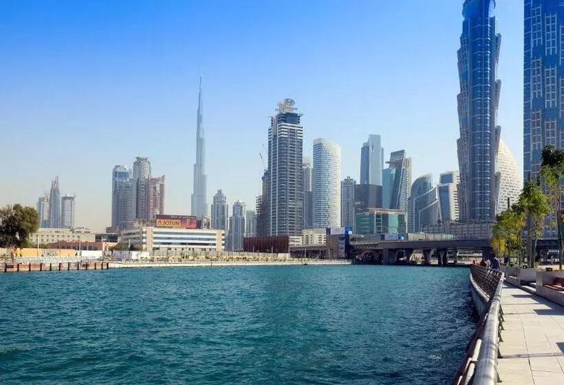 هتل Holiday Inn Express Dubai Safa Park, An Ihg