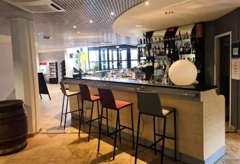 Отель Le Domaine Des Fontaines Hôtel & Petit Déjeuner