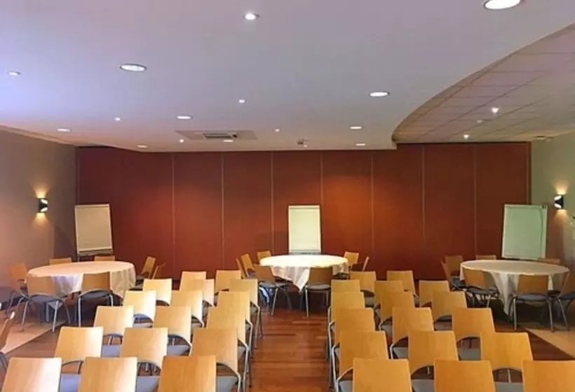 Отель Le Domaine Des Fontaines Hôtel & Petit Déjeuner