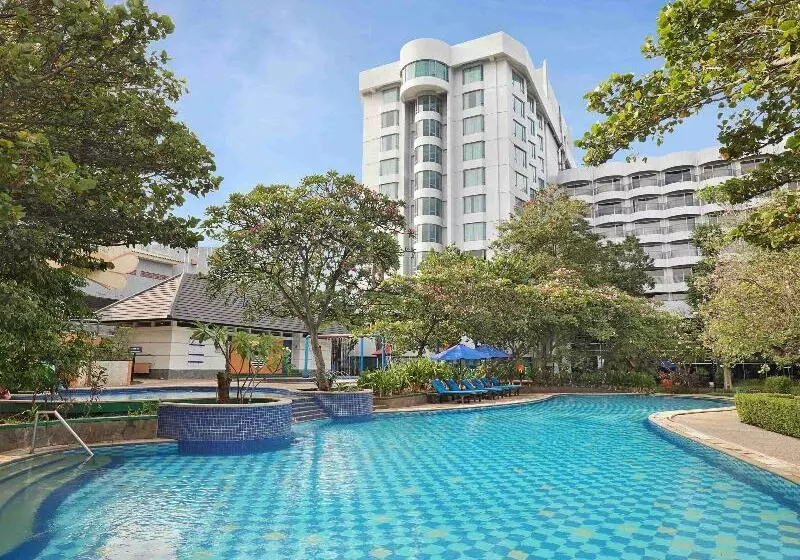 Отель Mercure Convention Center Ancol