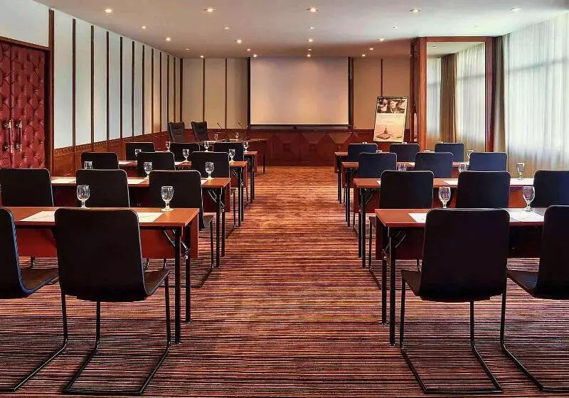 Отель Mercure Convention Center Ancol