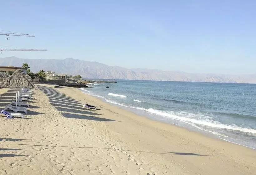 Royal Beach Hotel & Resort