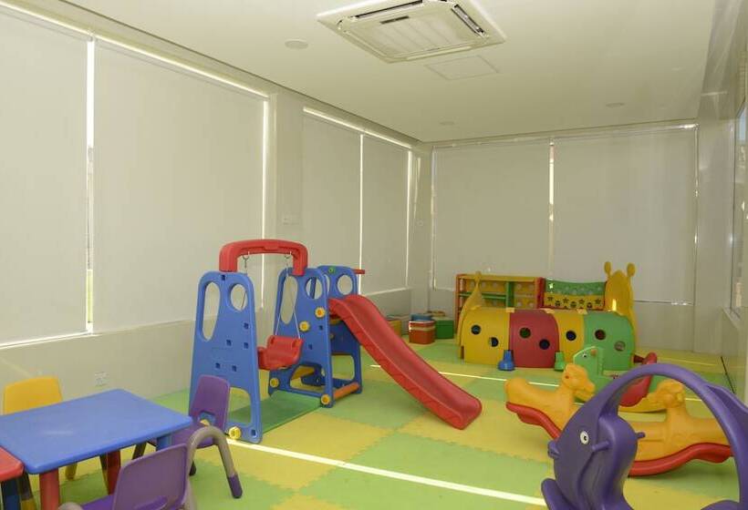 Royal Beach Hotel & Resort