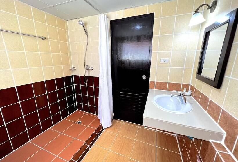 בית מלון כפרי Silver Resortel