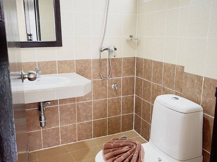 בית מלון כפרי Silver Resortel