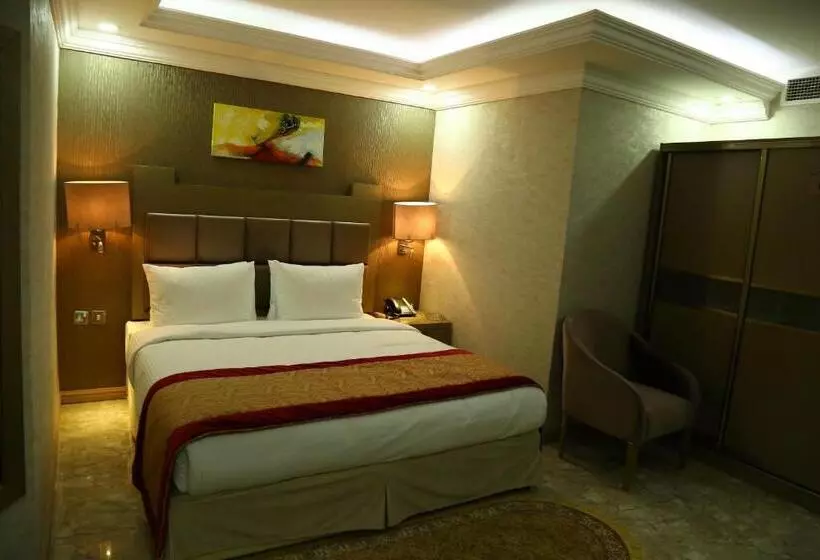 Отель Sun And Sands Plaza