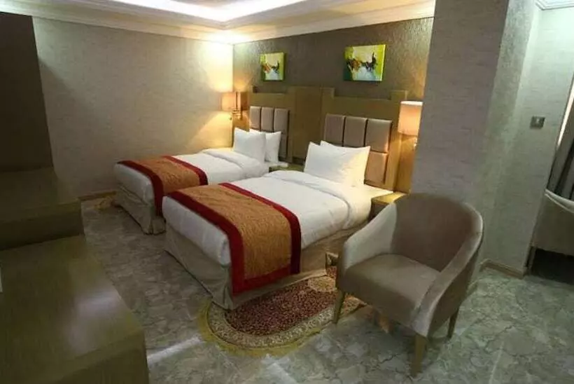 Отель Sun And Sands Plaza