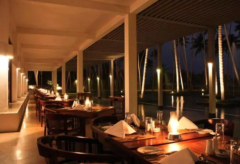 هتل The Blue Water   Bawa Heritage   City Resort