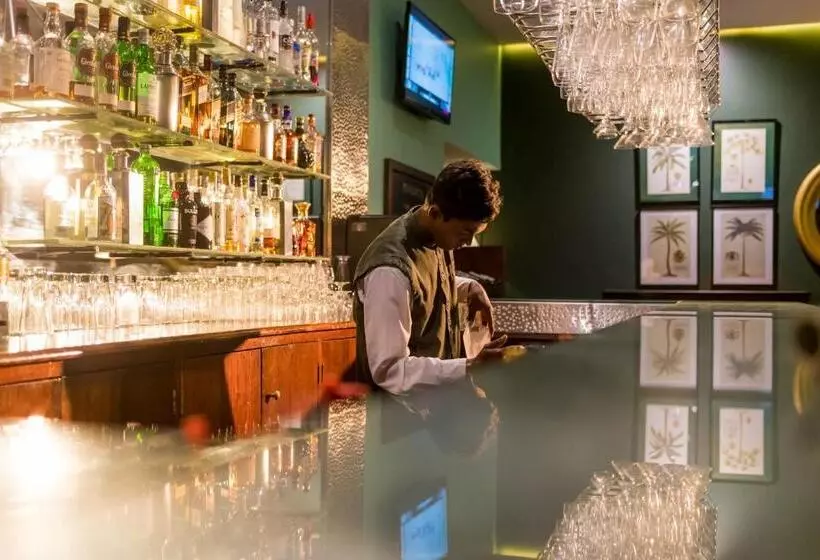 هتل The Blue Water   Bawa Heritage   City Resort