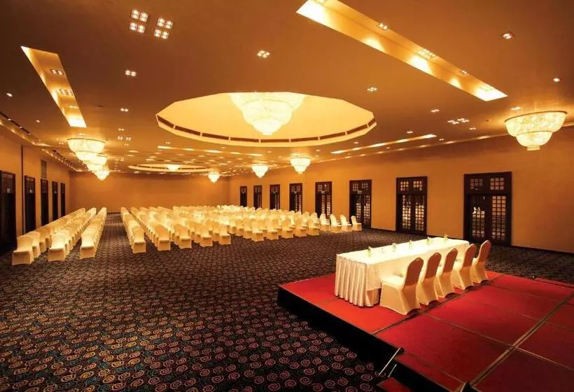 هتل The Blue Water   Bawa Heritage   City Resort