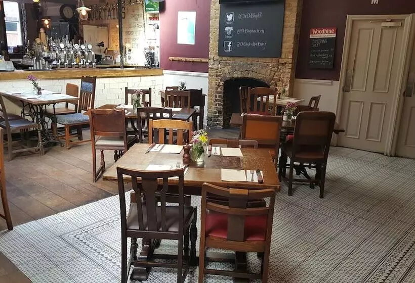 בית מלון כפרי Old Ship Inn Hackney
