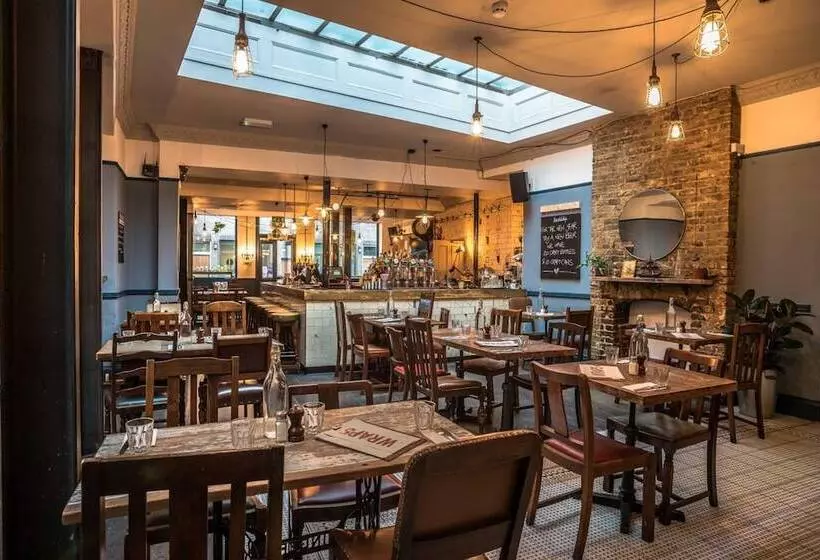 בית מלון כפרי Old Ship Inn Hackney