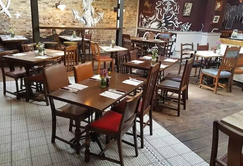 בית מלון כפרי Old Ship Inn Hackney