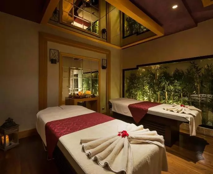 ホテル Titanic Port Bakirkoy