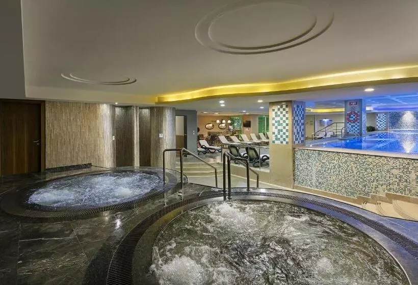 ホテル Titanic Port Bakirkoy