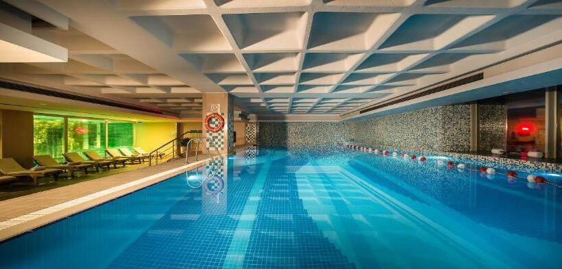 Hotel Titanic Port Bakirkoy