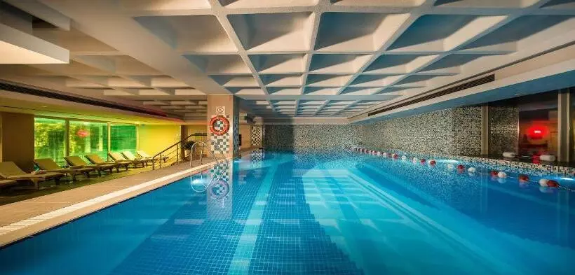 ホテル Titanic Port Bakirkoy