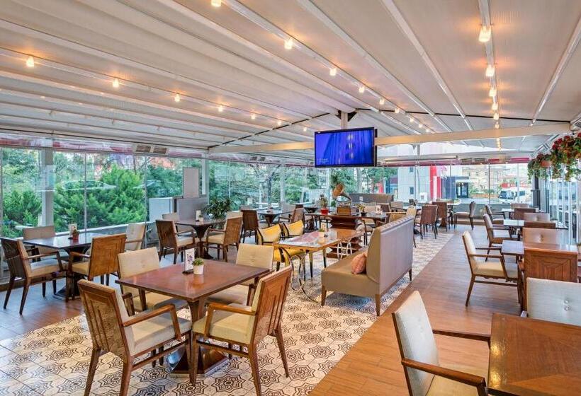 Hotel Titanic Port Bakirkoy