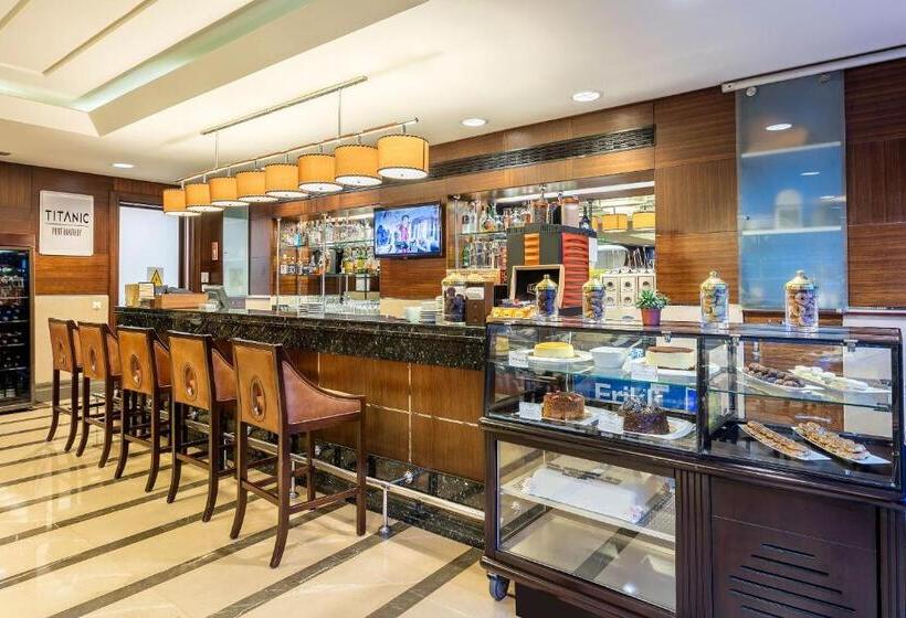 Hotel Titanic Port Bakirkoy