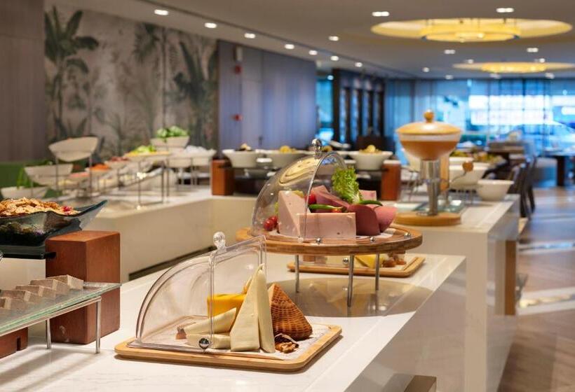 Hotel Titanic Port Bakirkoy