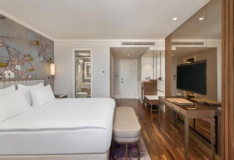 Hotel Titanic Port Bakirkoy