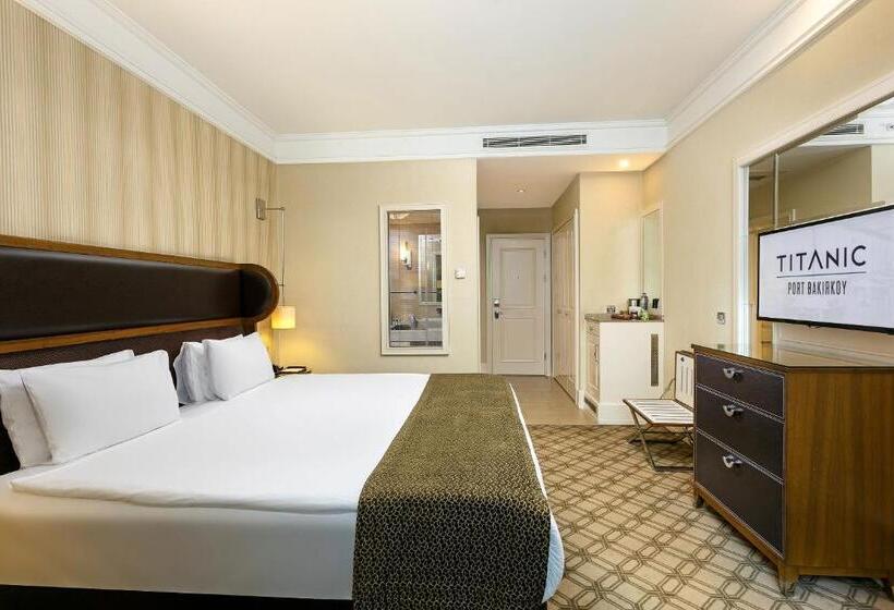 Hotel Titanic Port Bakirkoy