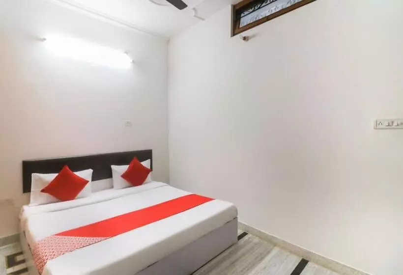 ホテル Flagship Xpress Stays Near Munshi Pulia Metro Station