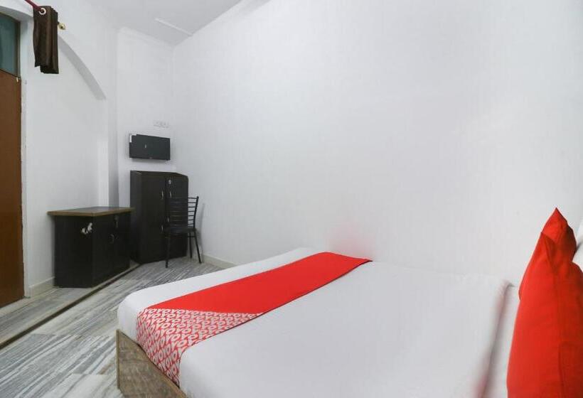 Hotel Flagship Xpress Stays Near Munshi Pulia Metro Station