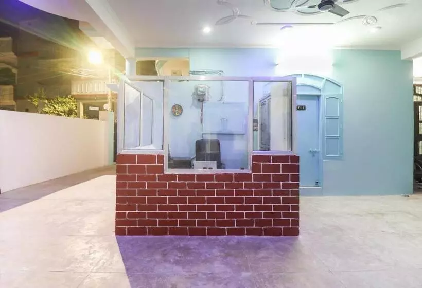 ホテル Flagship Xpress Stays Near Munshi Pulia Metro Station
