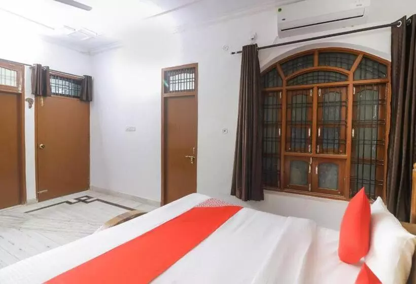 ホテル Flagship Xpress Stays Near Munshi Pulia Metro Station