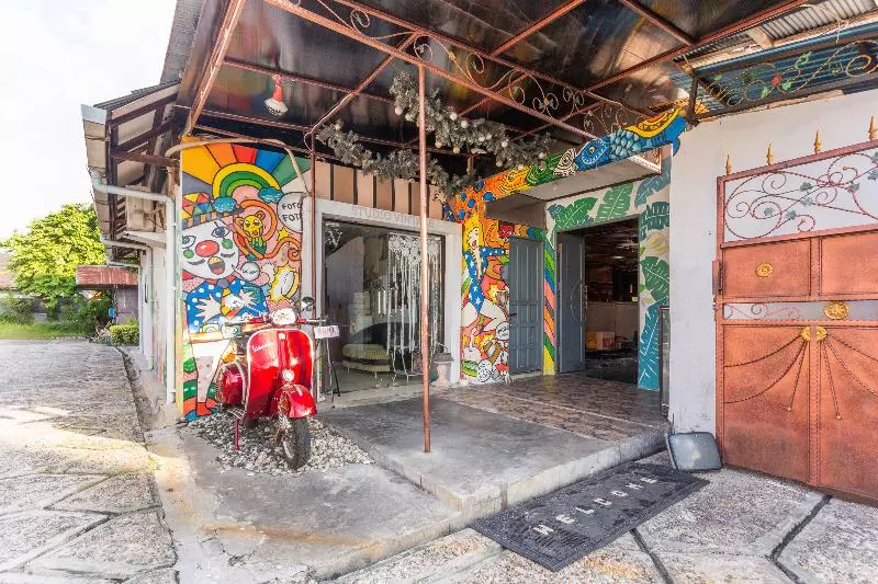 ホテル Oyo 2527  Triana