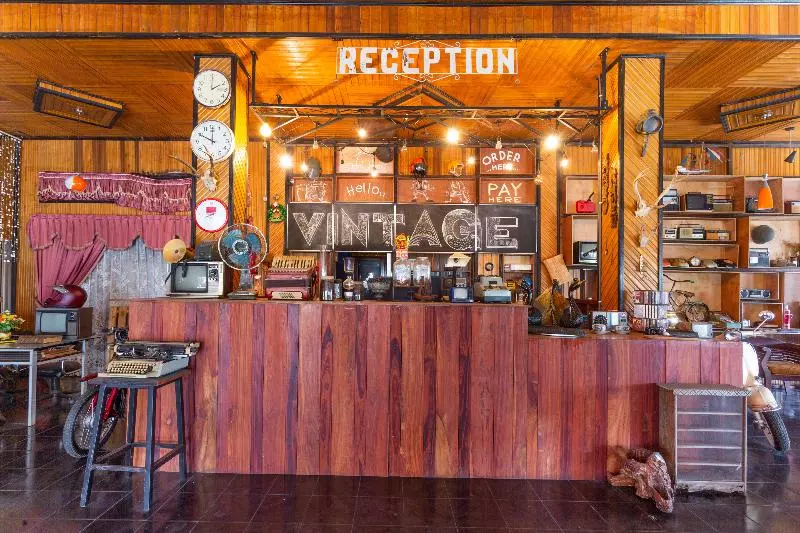 ホテル Oyo 2527  Triana