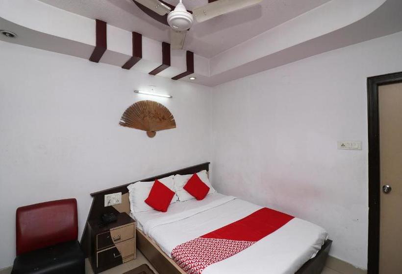 Отель Oyo 29064 Sai International