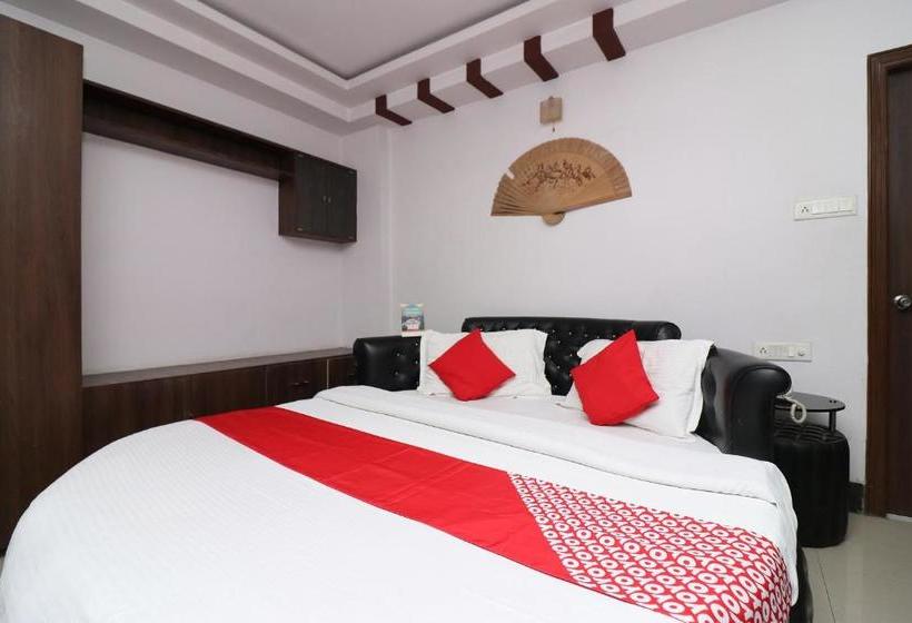 Отель Oyo 29064 Sai International