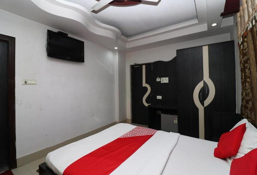 Отель Oyo 29064 Sai International