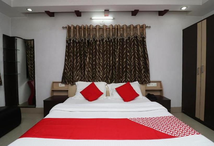 Отель Oyo 29064 Sai International