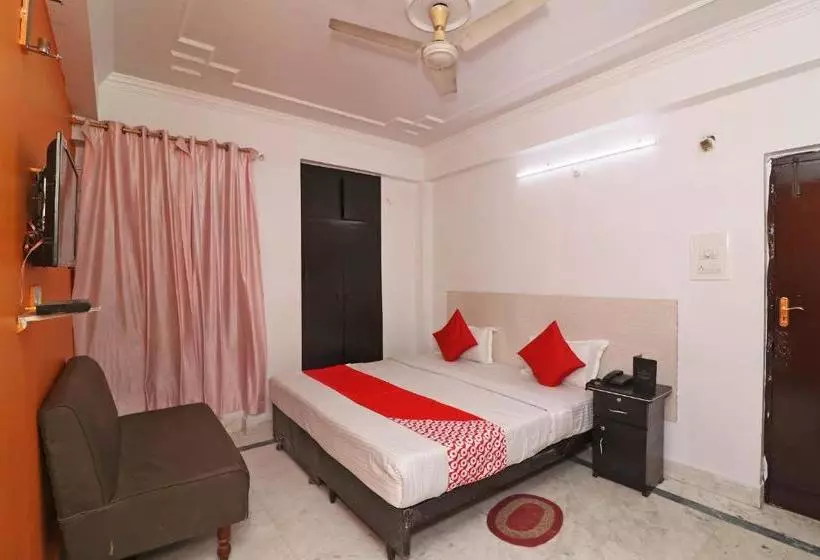 ホテル Capital O 39826  Novelty Pride