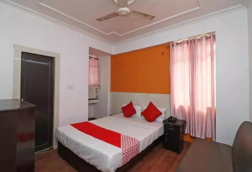 ホテル Capital O 39826  Novelty Pride