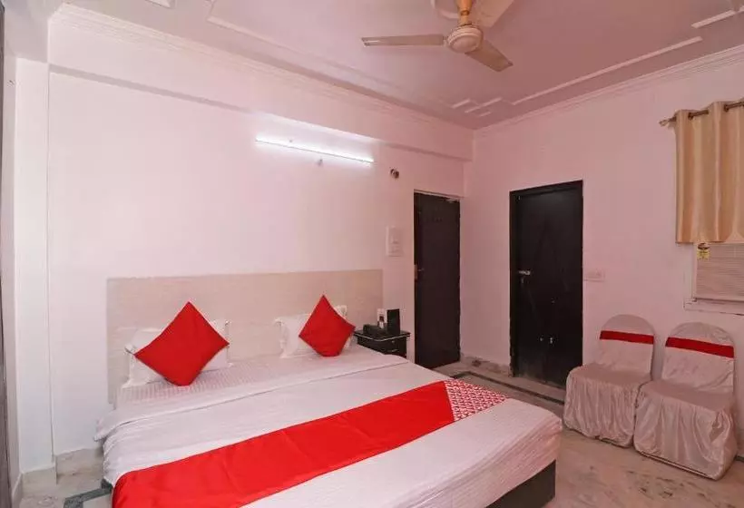 ホテル Capital O 39826  Novelty Pride