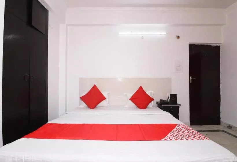 ホテル Capital O 39826  Novelty Pride